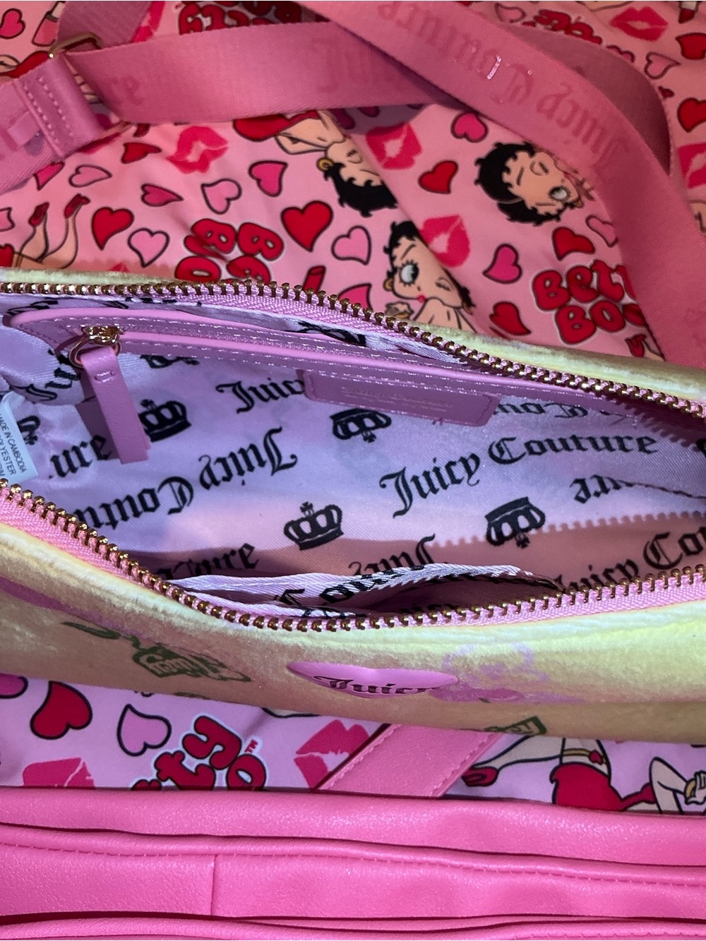 Juicy Couture Purse Bundle
Pink lemonade Tote and Retro Cherry purse π©·π - Picture 3 of 9